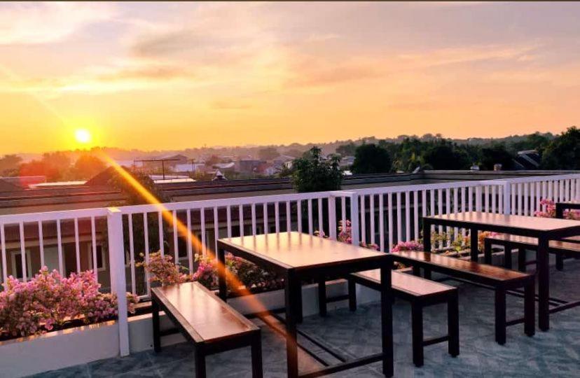 Nio Garden Hotel Sumbawa Exterior foto